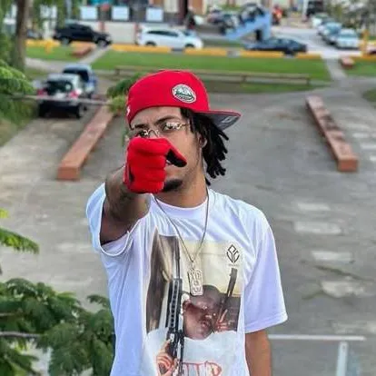 chat with ai character: C dobleta 