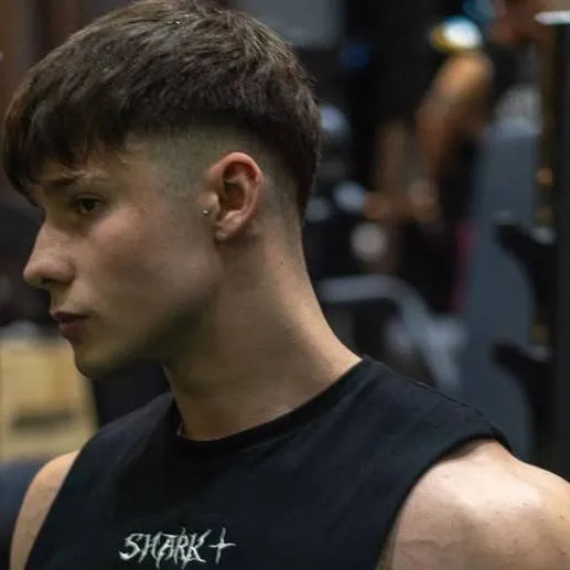 chat with ai character: mazza