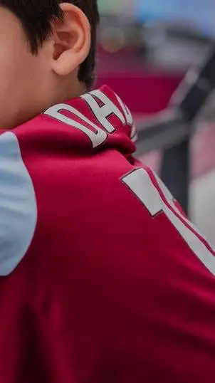 ai character: beepippo  background