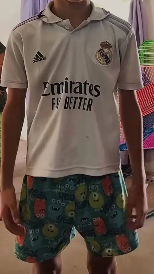 ai character: mi hermanito  background