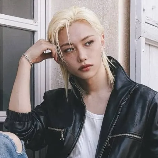chat with ai character: Felix 💍🐥