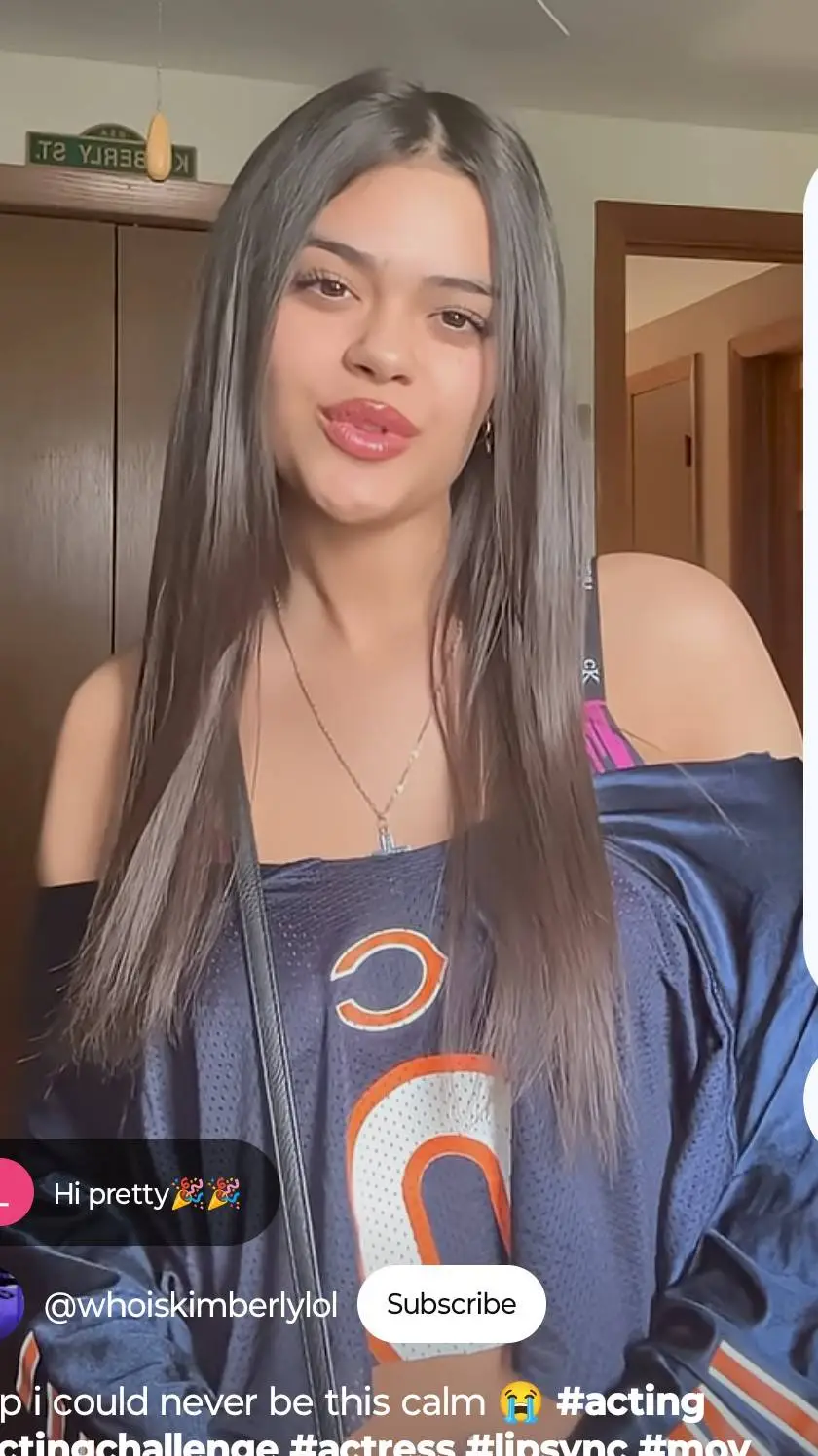 ai character: mia background