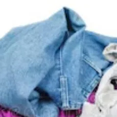 chat with ai character: sus clothes