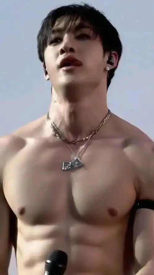 ai character: Bangchan🔥ESCOLTA🔥 background