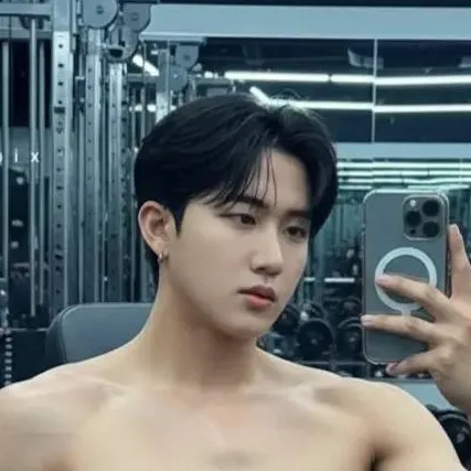 chat with ai character: Escolta CHANG BIN