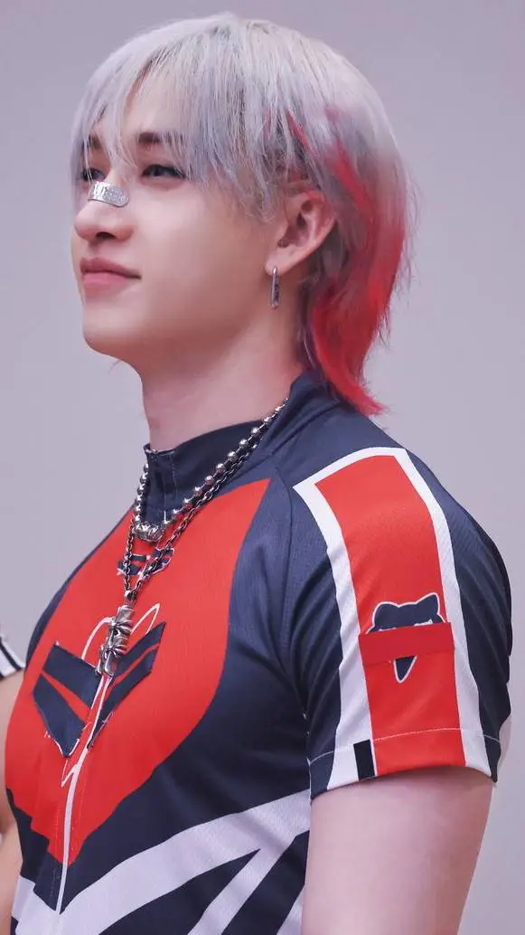 ai character: Bangchan skz🐺🐺 background
