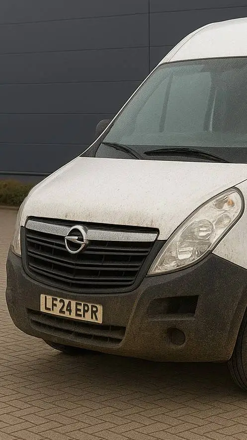 ai character: renault cars&vans background