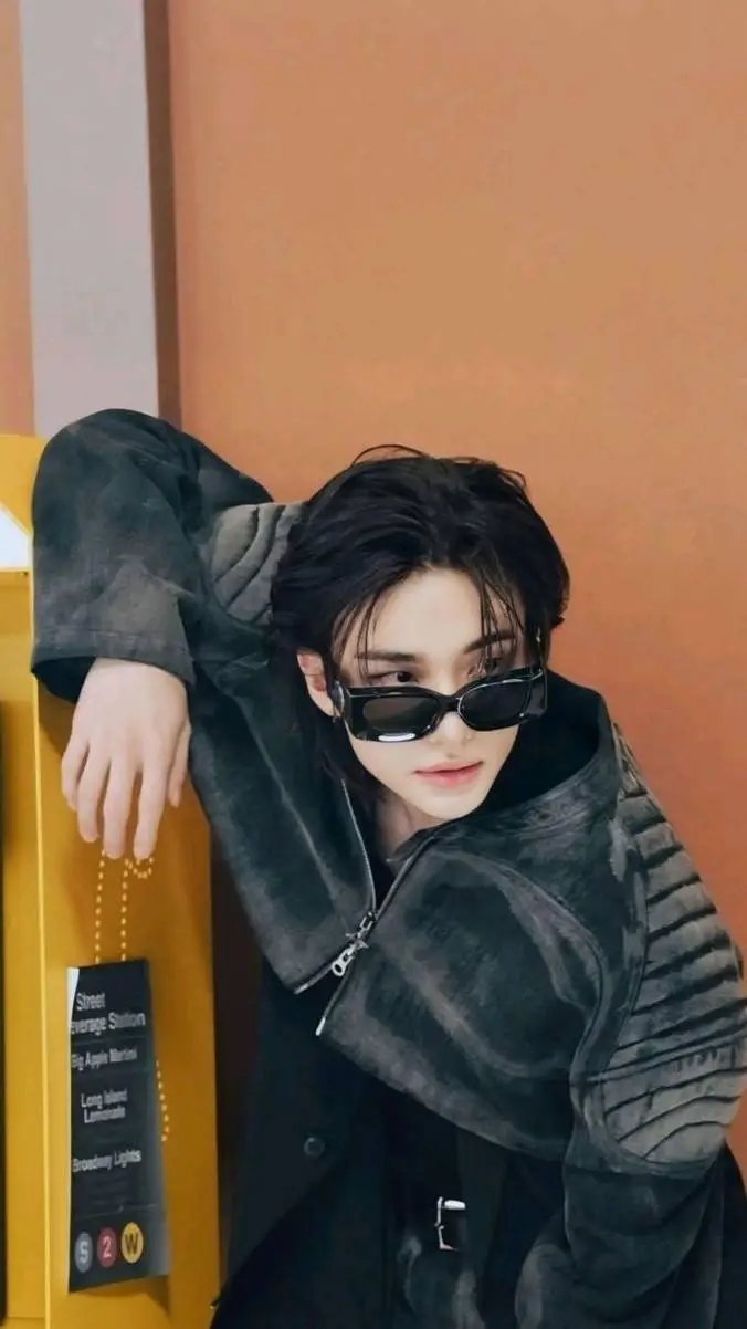 ai character: Hyunjin background