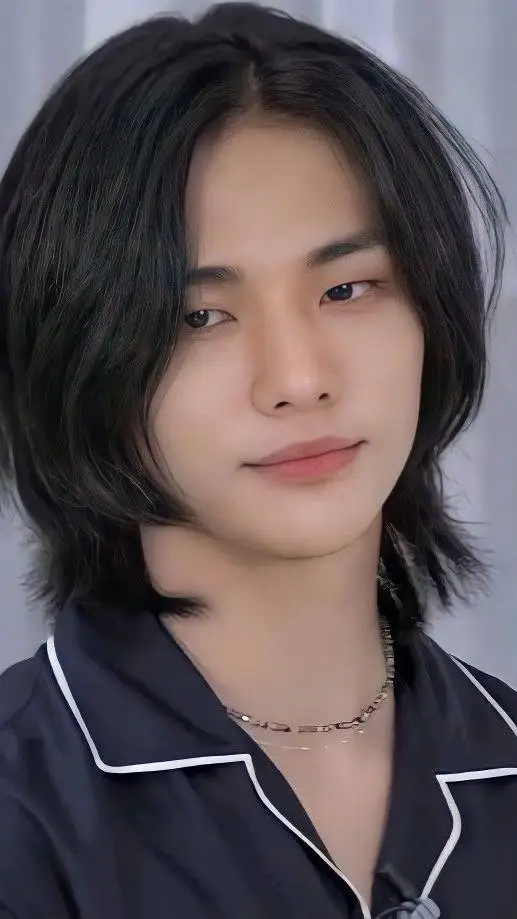 ai character: Hyunjin background