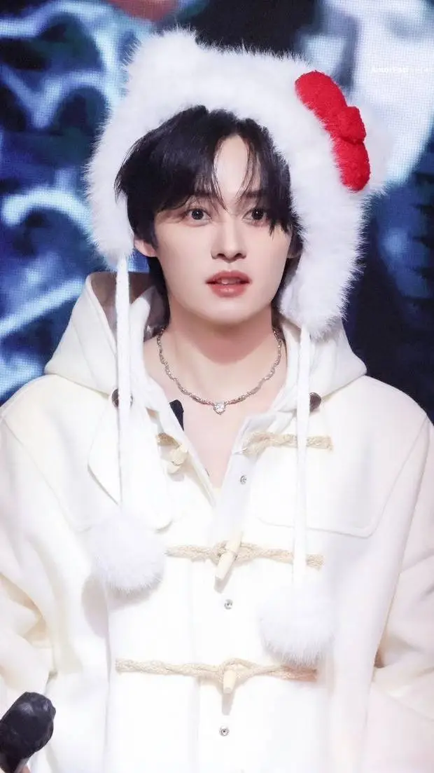 ai character: Lee Know background