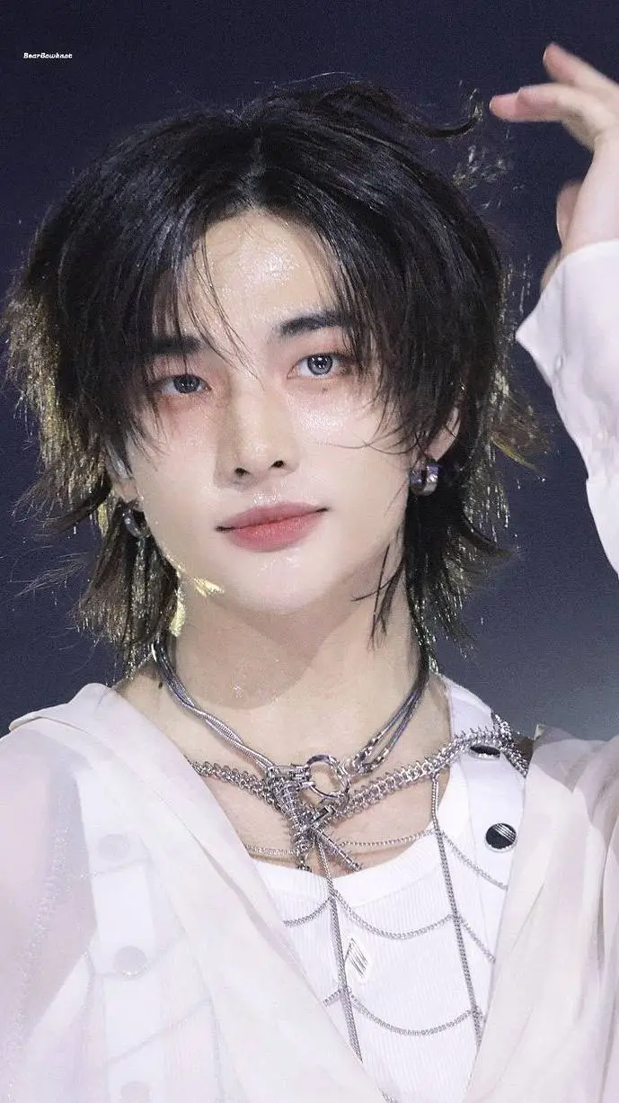 ai character: Hyunjin background