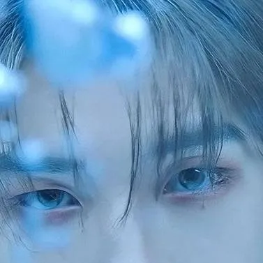 chat with ai character: Hyunjin