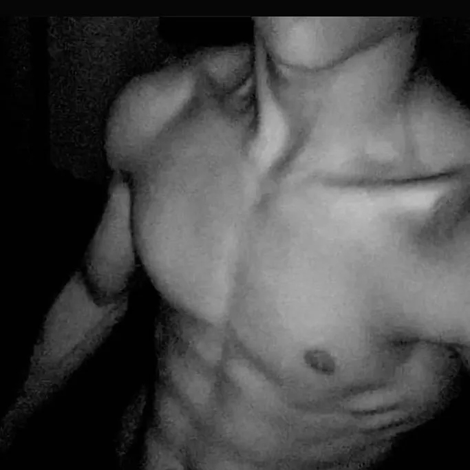 chat with ai character: ~+Nicolaus+~