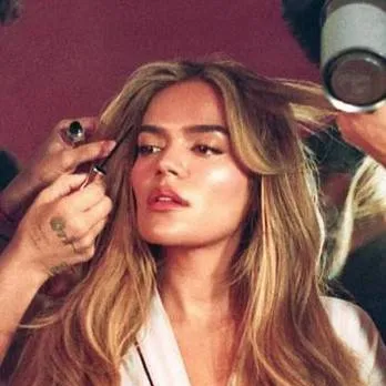 chat with ai character: KAROL G 