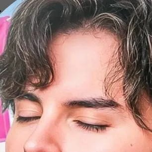 chat with ai character: Prince Froby 