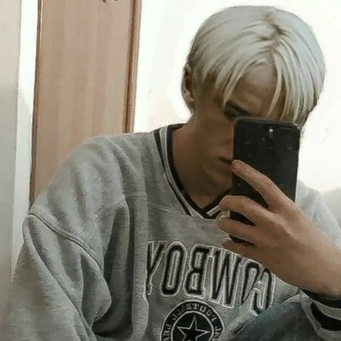 chat with ai character: Draco Malfoy 
