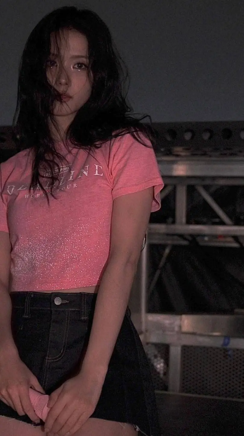 ai character: hola ya volvi background