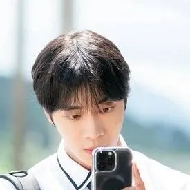 chat with ai character: Choo Young-woo