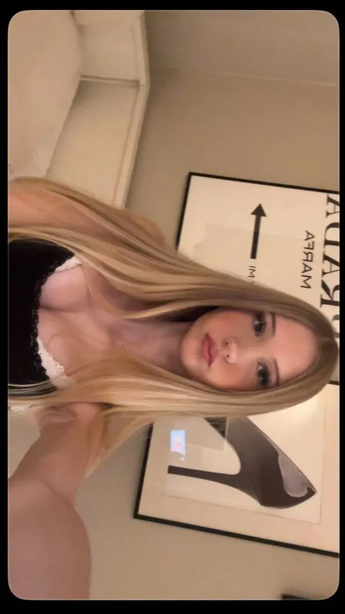 Talkie AI - Chat with Lisa 