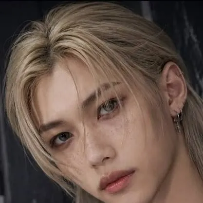 chat with ai character: Felix 😍 