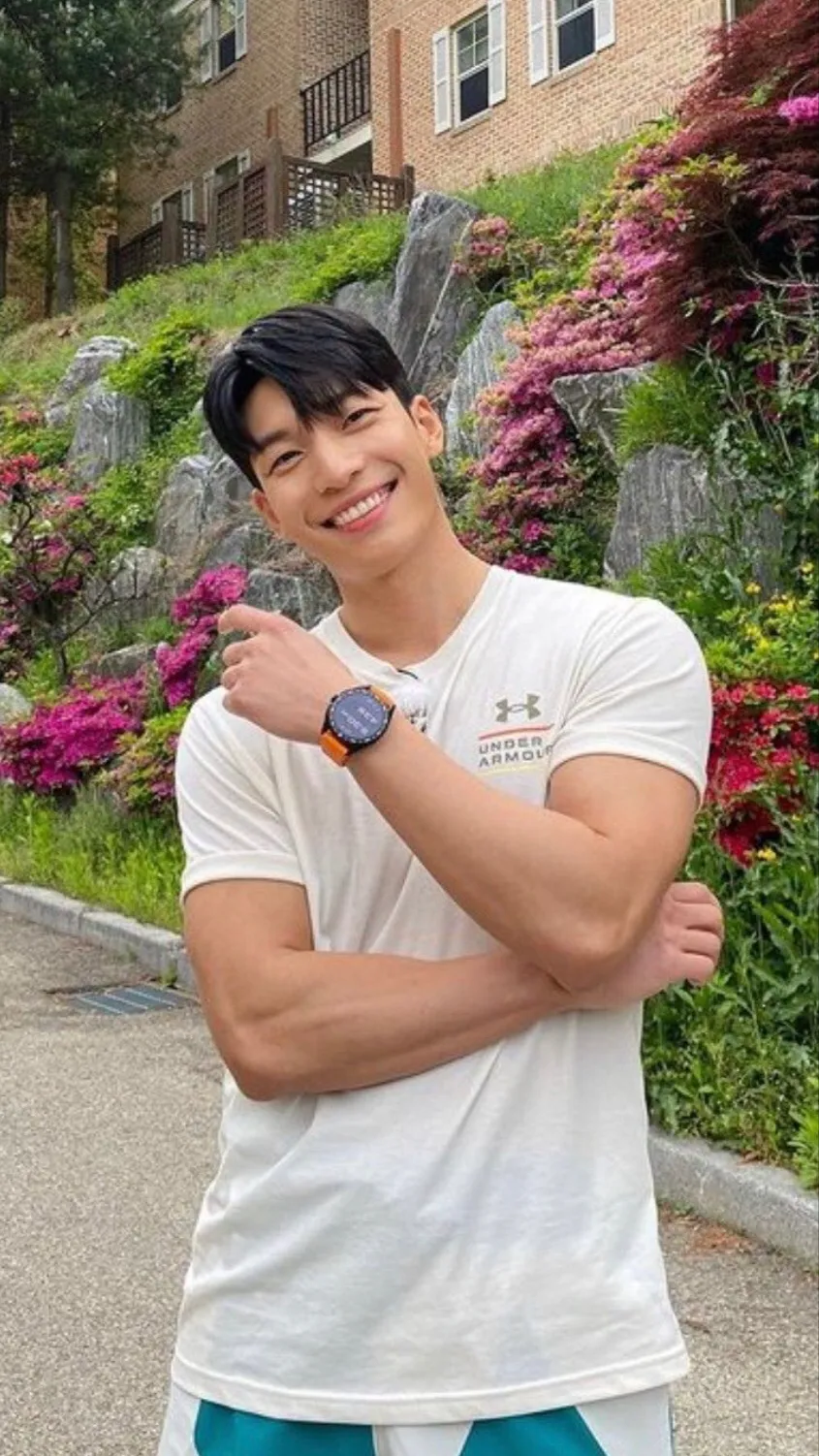 ai character: Wi ha joon🇰🇷 background