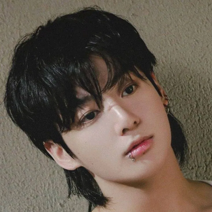 chat with ai character: Jungkook patient