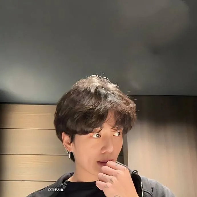 chat with ai character: Jungkookie