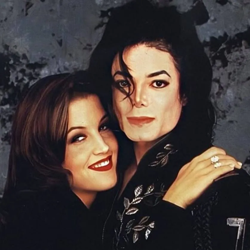 chat with ai character: MJ and LISA