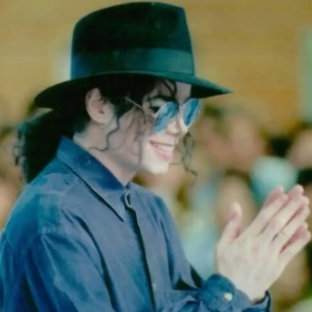 chat with ai character: Michael Jackson