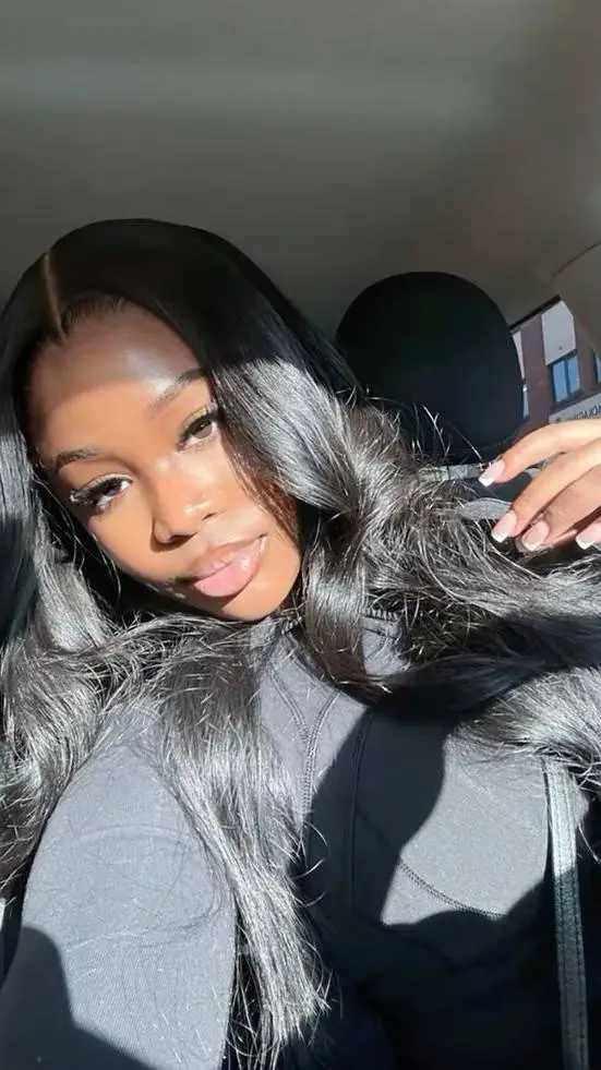 ai character: 🎀Sarah🎀 background