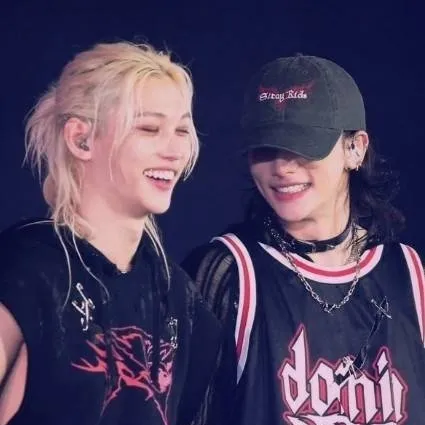 chat with ai character: hyunlix 