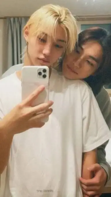 ai character: hyunlix background