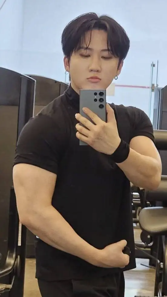ai character: Changbin background