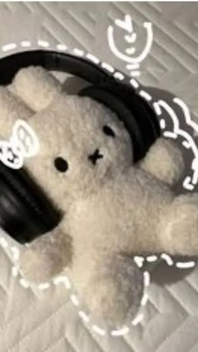 ai character: talk to ✨ME✨ background