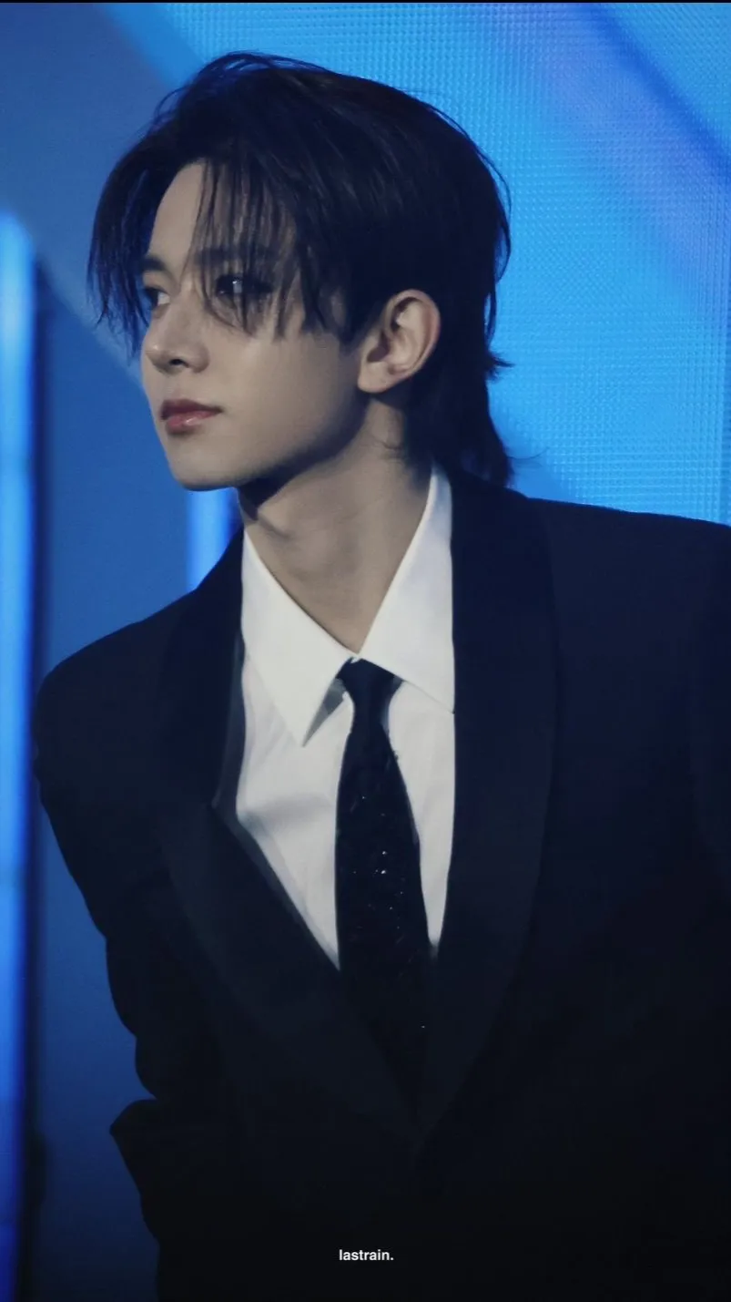 ai character: Ethan 🥀.. background