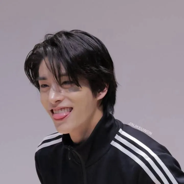 chat with ai character: Jake .