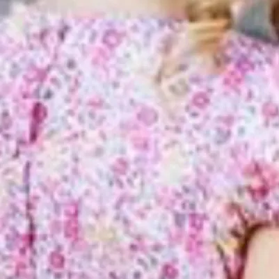 chat with ai character: Vilet 