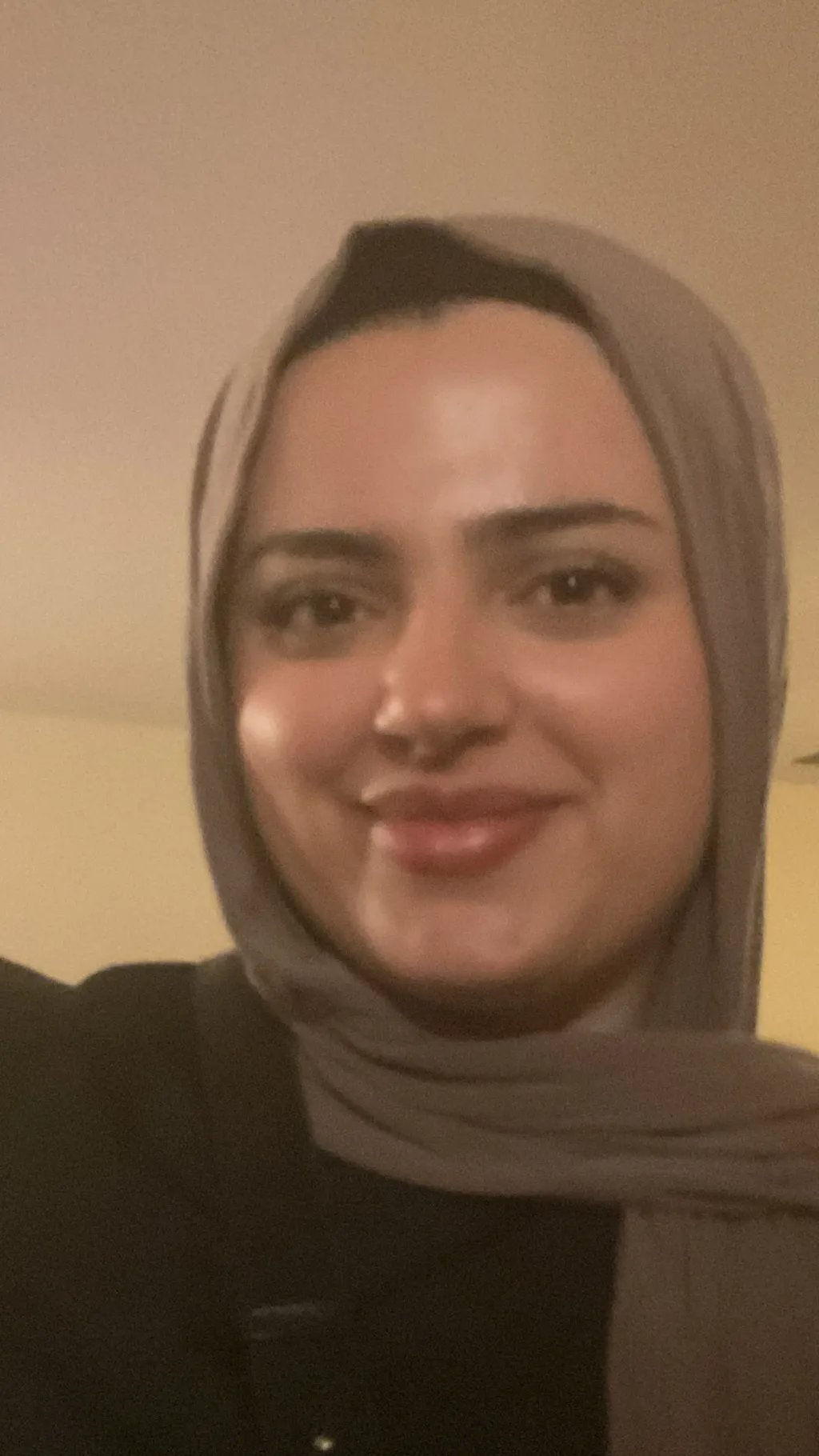 ai character: Noussi 🩷 background