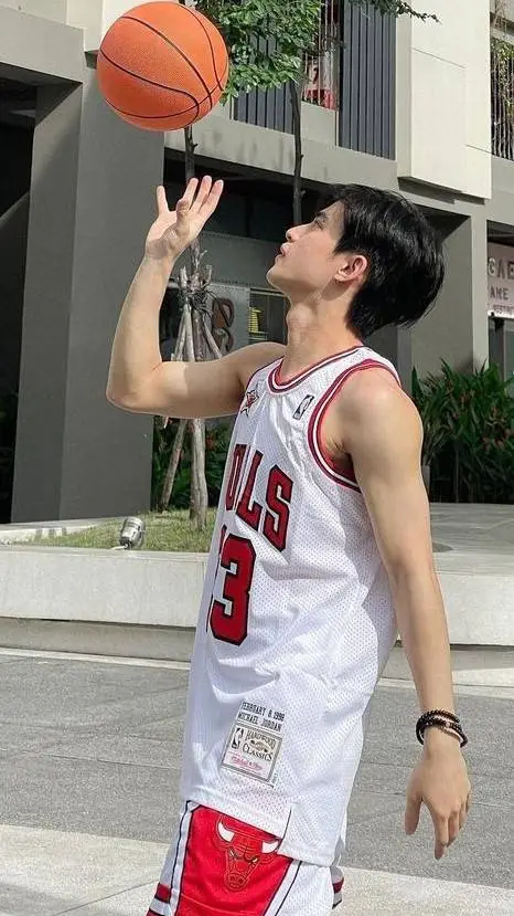 ai character: Kiefer Smith background