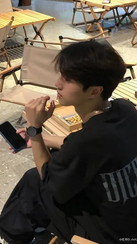 ai character: Kiefer background