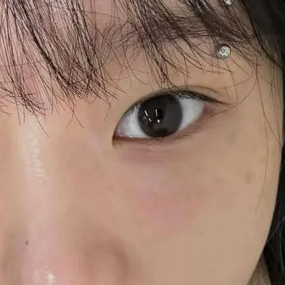 chat with ai character: ~•Kim Jun-Hee•~