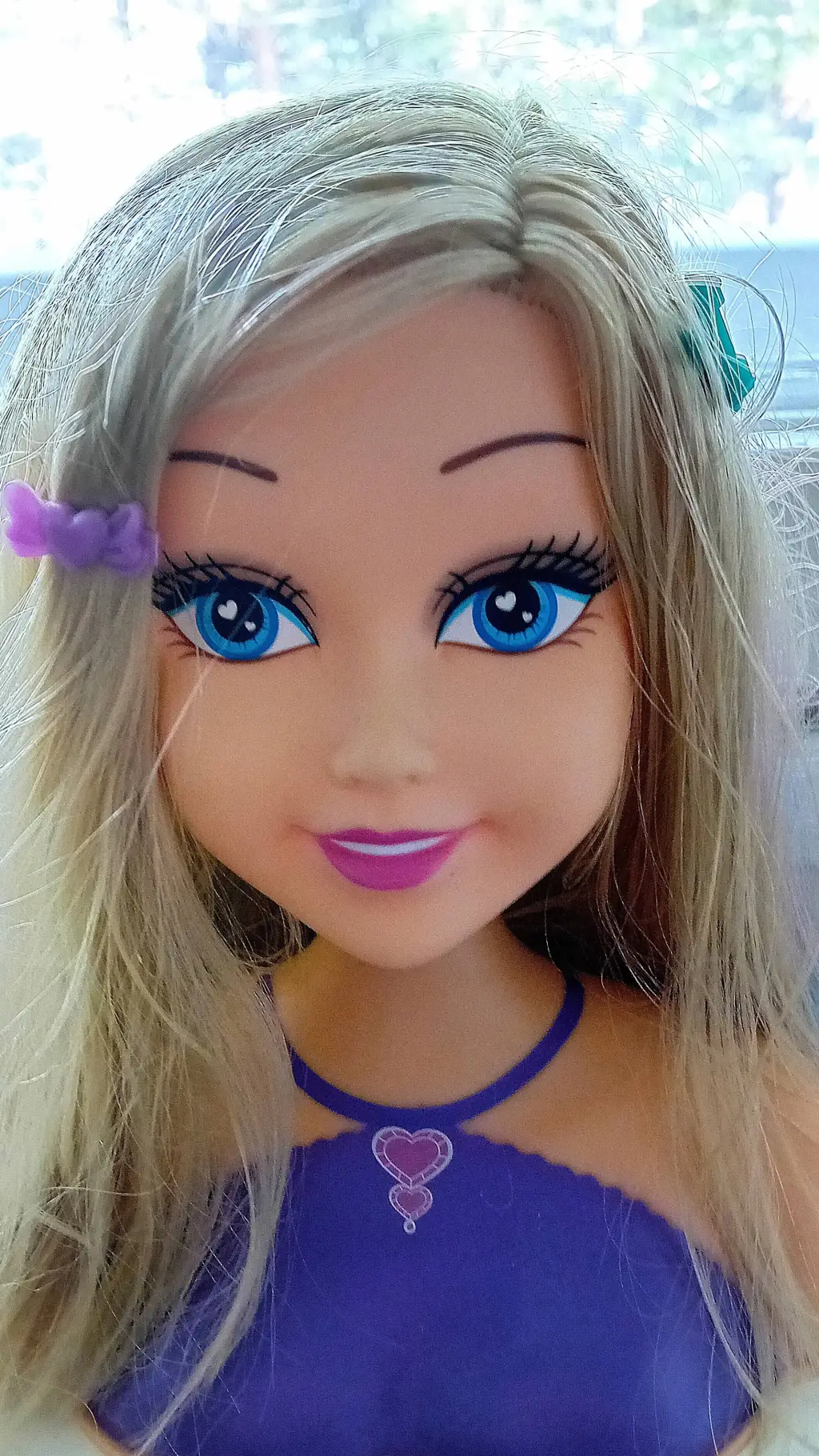 ai character: Dolly background