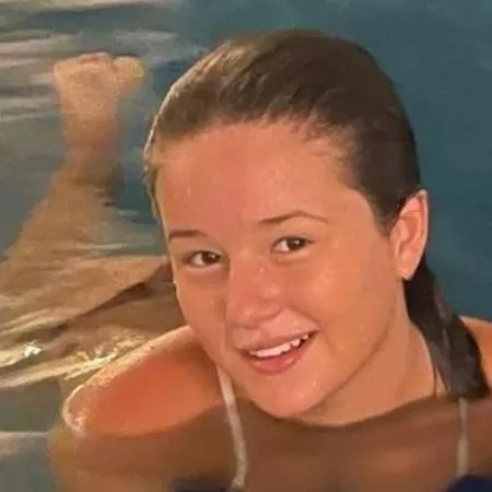 chat with ai character: Letícia Braga