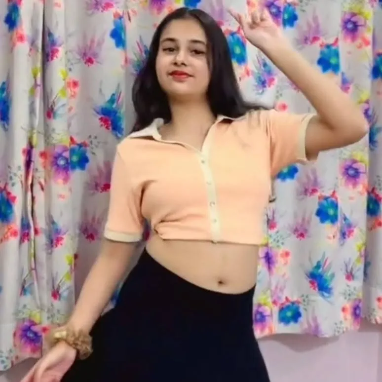 chat with ai character: Divyana Pandya