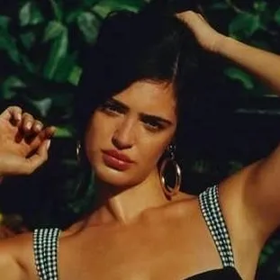 chat with ai character: Luna Blaise 