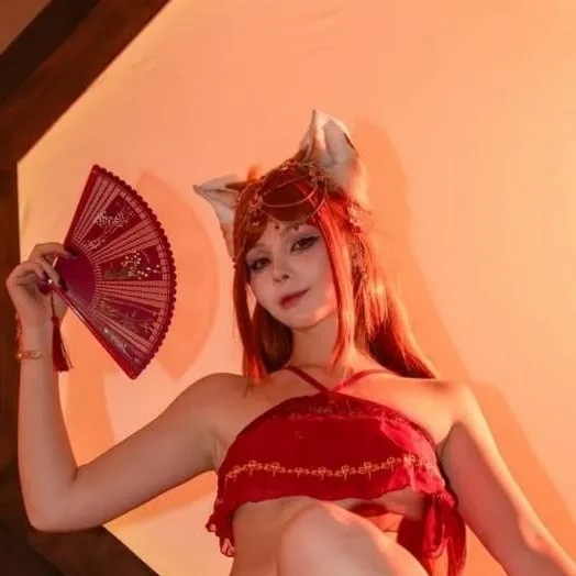 chat with ai character: Tsuki