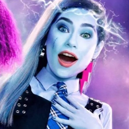 chat with ai character: Frankie