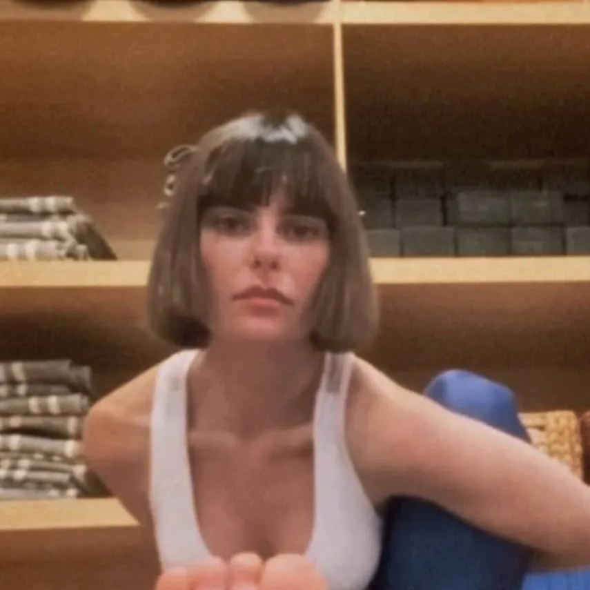 chat with ai character: Julianne Trevisol