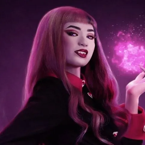 chat with ai character: Draculaura