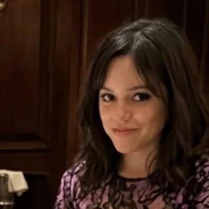 chat with ai character: Jenna Ortega